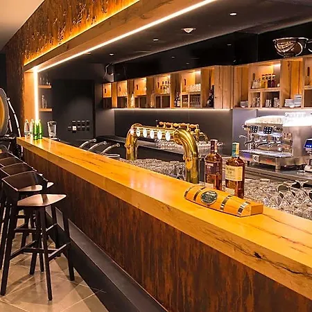 D1 Hotel 4*